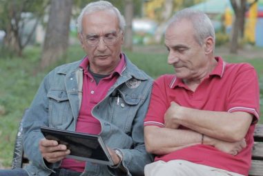 En Bretagne, les seniors passent au digital