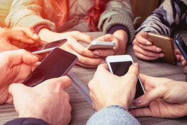 Quel est l’âge idéal pour avoir son premier portable ?